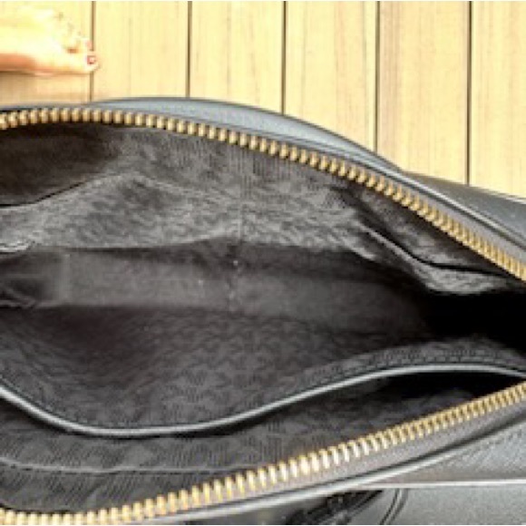 MICHAEL KORS crossbody bag. - Picture 8 of 8